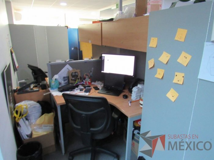 Lote 032 - Estación de trabajo para 2 personas de mampara alta color gris - Imagen 8