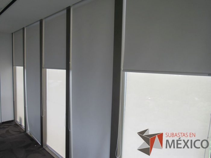 Lote 072 - 6 Persianas Black Out, Marca Hunter Douglas - Imagen 3
