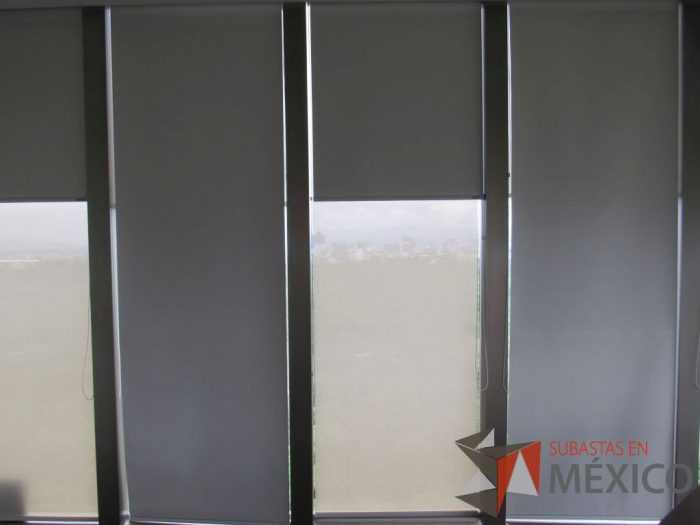 Lote 072 - 6 Persianas Black Out, Marca Hunter Douglas - Imagen 8