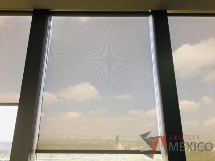 Lote 069 - 10 Persianas, Marca Hunter Douglas - Imagen 5