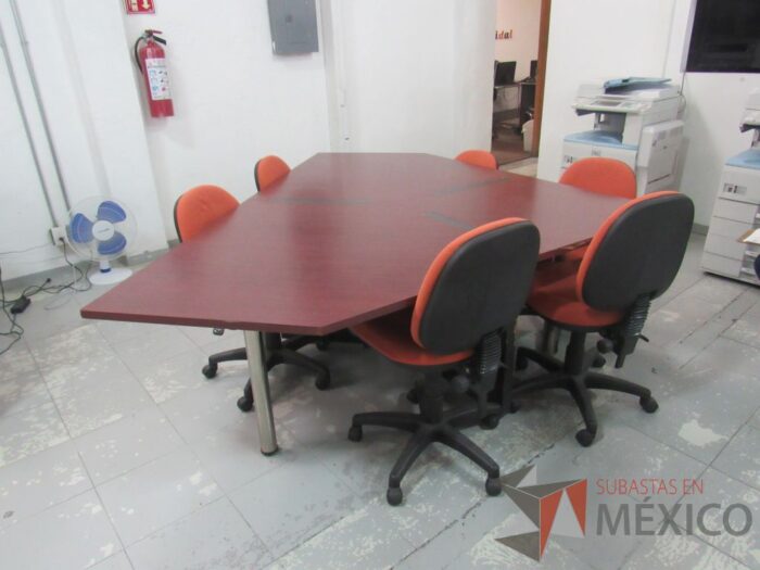Lote 017 - Mesa de sala de juntas para 6 personas. - Imagen 10