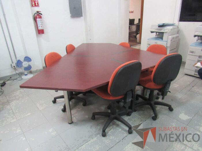 Lote 017 - Mesa de sala de juntas para 6 personas. - Imagen 11