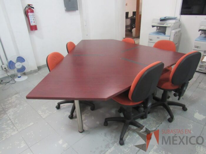 Lote 017 - Mesa de sala de juntas para 6 personas. - Imagen 12