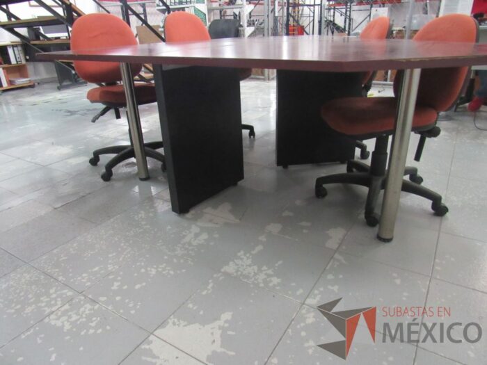 Lote 017 - Mesa de sala de juntas para 6 personas. - Imagen 13