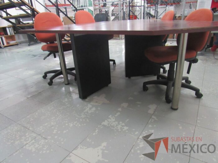 Lote 017 - Mesa de sala de juntas para 6 personas. - Imagen 14