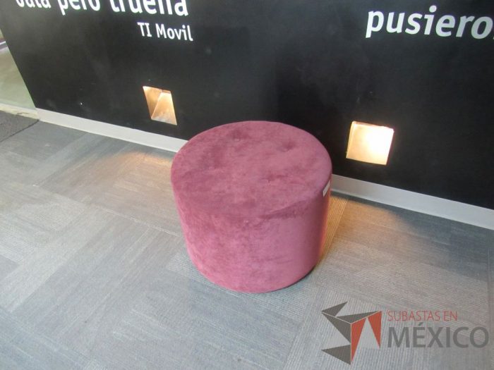 Lote 033 - Taburete circular en tela color morado - Imagen 4