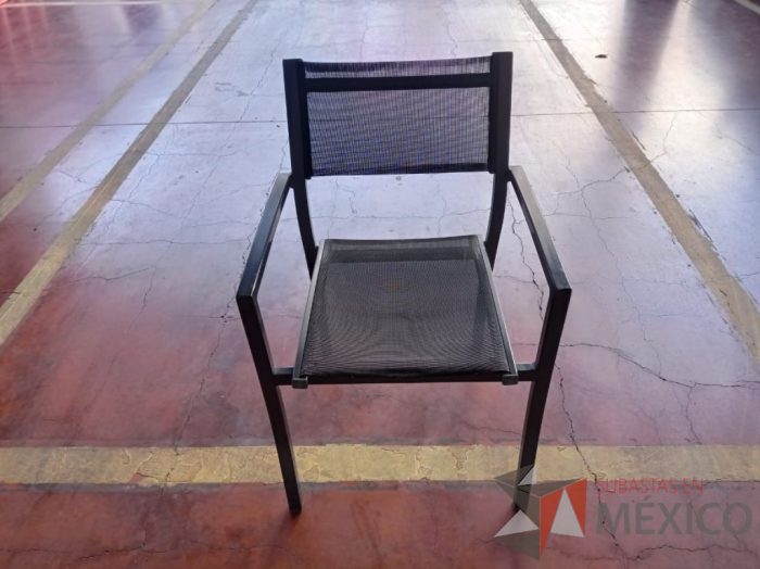 Lote 026 - 2 Silla de visita con 4 patas metálicas