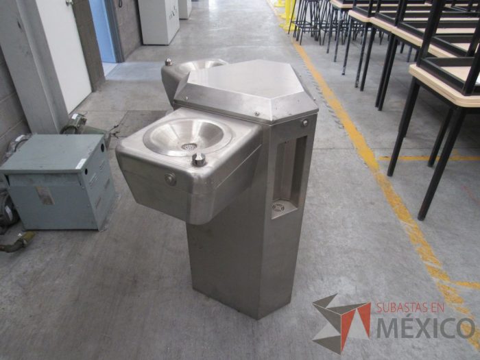 Lote 026 - 3 bases para bebedero metálico de 2 posiciones y espacio para botellas - Imagen 3