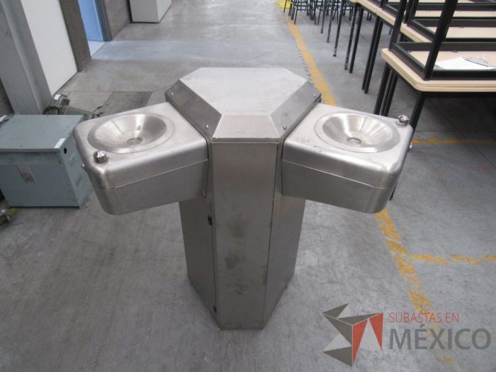 Lote 026 - 3 bases para bebedero metálico de 2 posiciones y espacio para botellas - Imagen 9