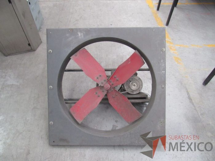 Lote 027 - Extractor de  Aire metálico con aspas color rojo - Imagen 3