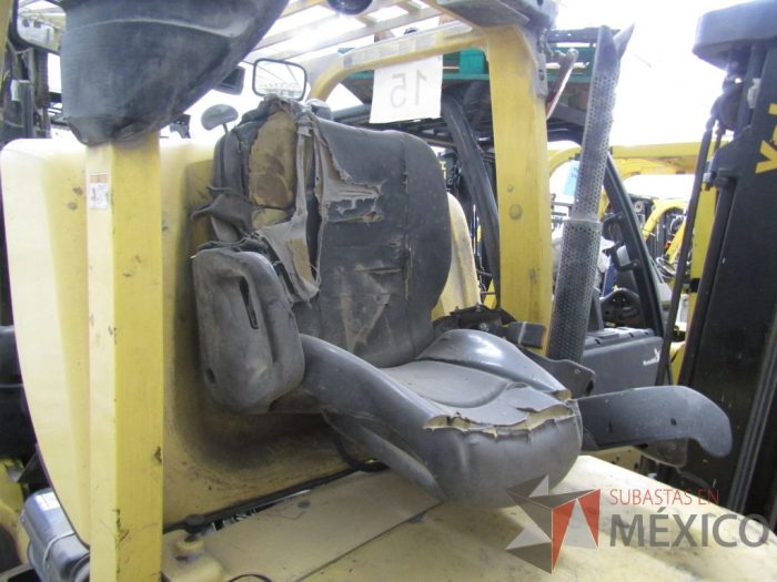 Lote 003 - Montacargas a gasolina HYSTER H70FT, Año: 2015  - Imagen 30