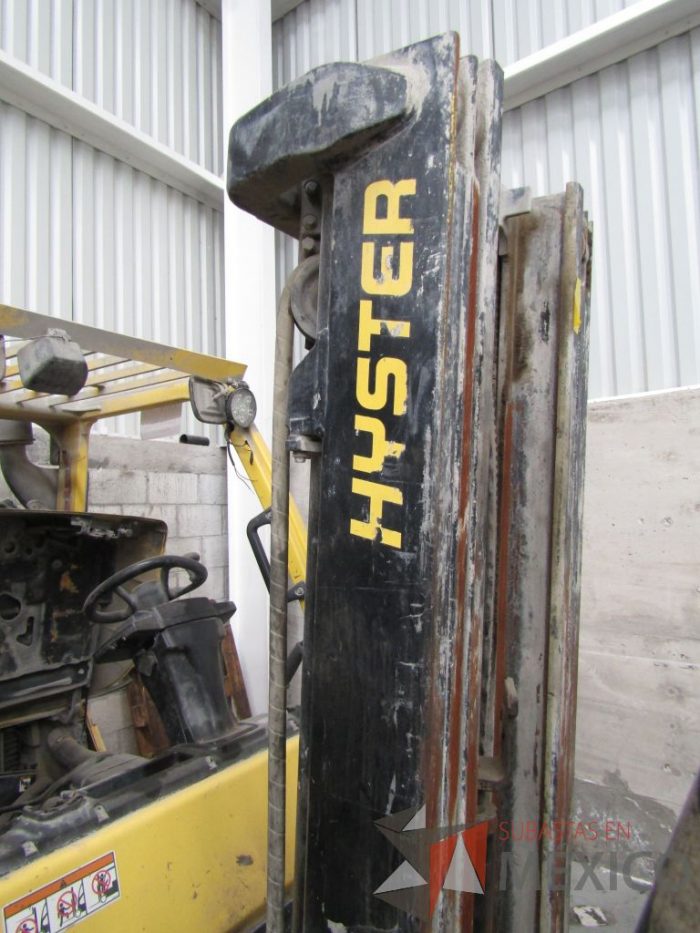 Lote 003 - Montacargas a gasolina HYSTER H70FT, Año: 2015  - Imagen 41
