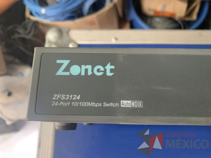 Lote 026 -  Switch de red 4 de 24 salidas y 1 de 16 salidas varias marcas (Zonet,C-net,Trendnet,Baseline) - Imagen 11