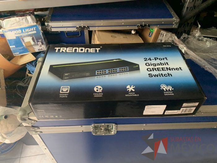 Lote 026 -  Switch de red 4 de 24 salidas y 1 de 16 salidas varias marcas (Zonet,C-net,Trendnet,Baseline) - Imagen 13