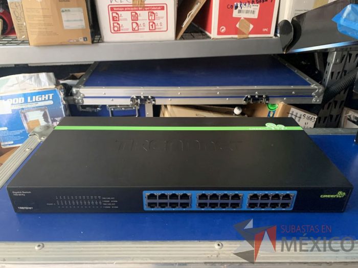 Lote 026 -  Switch de red 4 de 24 salidas y 1 de 16 salidas varias marcas (Zonet,C-net,Trendnet,Baseline) - Imagen 16