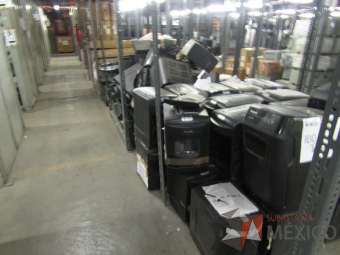 Lote 005 - 250 Lámparas de luz negra y 100 trituradoras de papel - Imagen 23