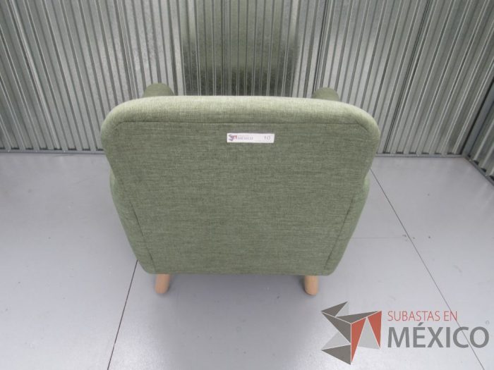 Lote 021 -Sillón de visita en tela color verde con patas de madera - Imagen 2