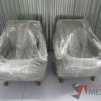 Lote 021 -Sillón de visita en tela color verde con patas de madera - Imagen 3