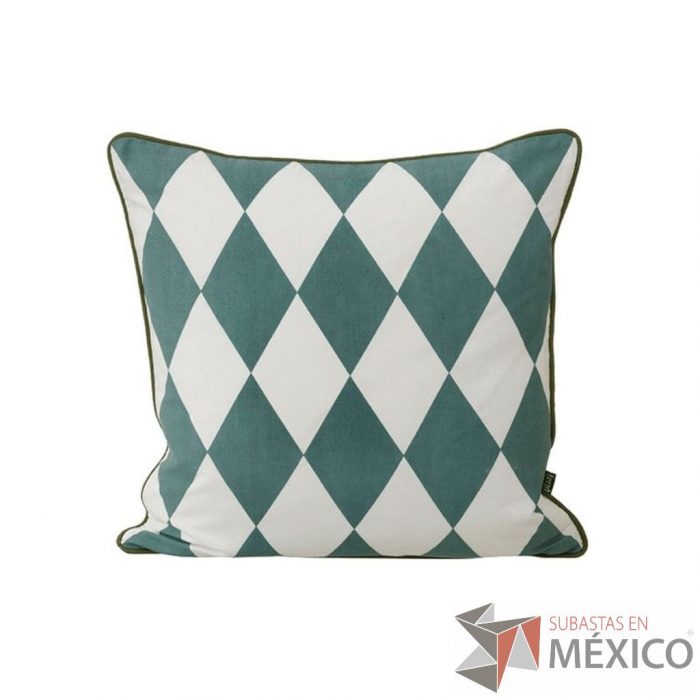 Lote 0027 - 3 Cojines Large Geometry 50x50 - Imagen 2