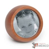Lote 137 -  Portaretratos Bubble Frame Large Madera Natural