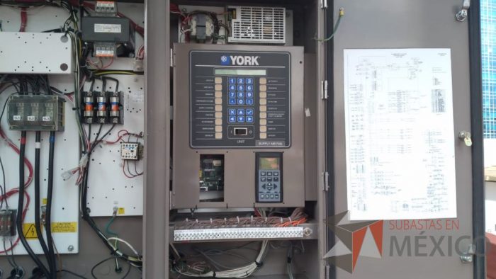 Lote 001 - Aire acondicionado YORK, Modelo: YPAL050CFC46BBDX, 50 TR, con 4 ventiladores. - Imagen 70
