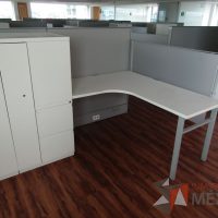 Lote 007 - Estación de trabajo para 4 personas, mampara alta, separadores de acrílico - Imagen 5