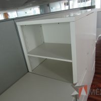 Lote 007 - Estación de trabajo para 4 personas, mampara alta, separadores de acrílico - Imagen 12