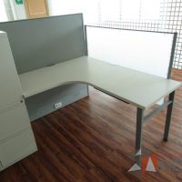 Lote 007 - Estación de trabajo para 4 personas, mampara alta, separadores de acrílico - Imagen 20