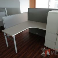 Lote 007 - Estación de trabajo para 4 personas, mampara alta, separadores de acrílico - Imagen 21