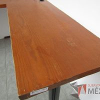 Lote 017 - Mesa de trabajo en escuadra, 1 pata metálica.  (EMPOTRADA) - Imagen 11