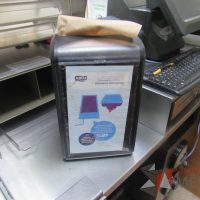 Lote 020 - Despachador para servilletas, Exhibidor de galletas y acomodador de vasos - Imagen 4
