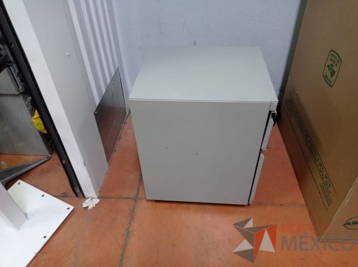 Lote 157 - 5 Archiveros verticales de 2 cajones, sin cojín superior, de diferentes modelos - Imagen 5