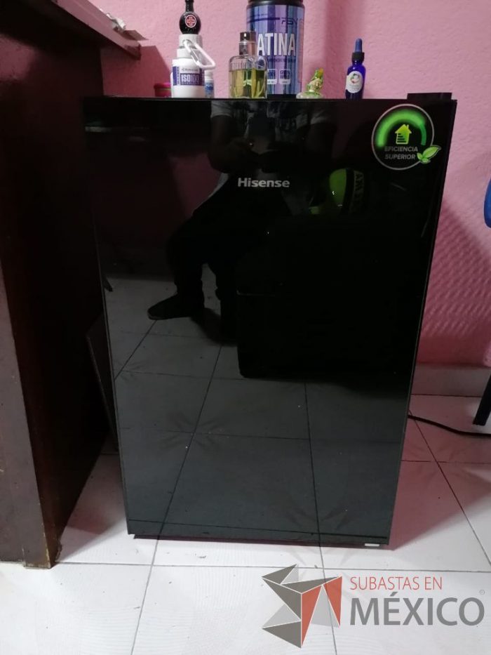 Lote 014 - Frigobar Hisense color negro
