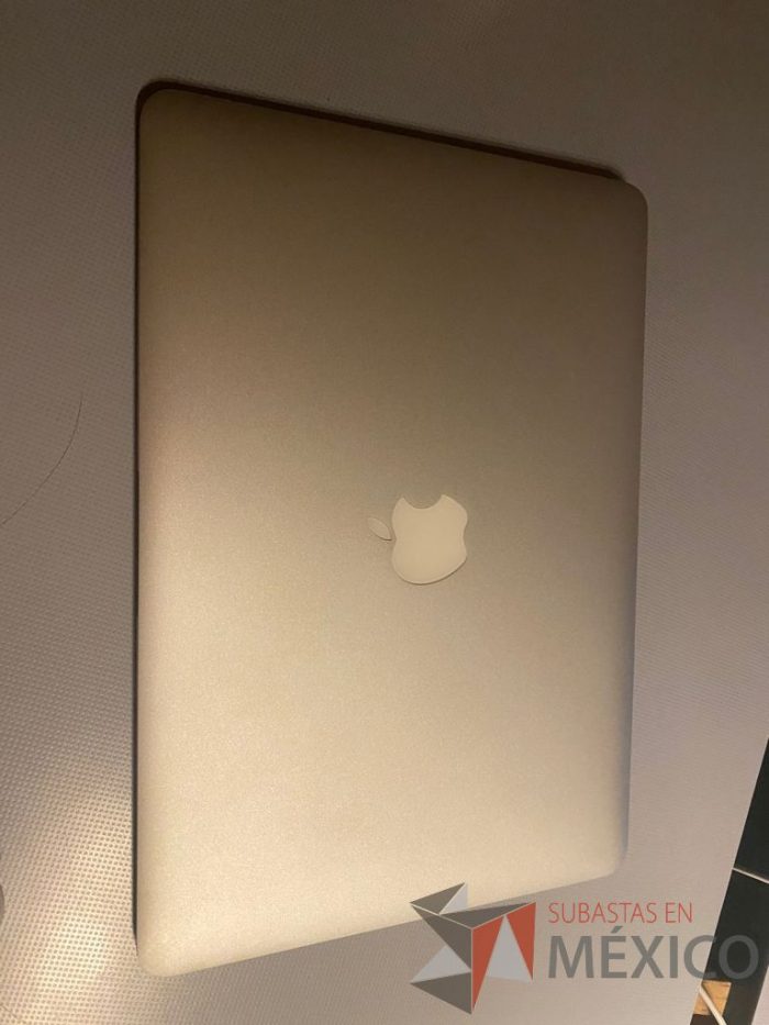 Lote 042 - MacBook Air Mediados 2013, Core i5, Pantalla Retina 13", 4 GB - Imagen 4