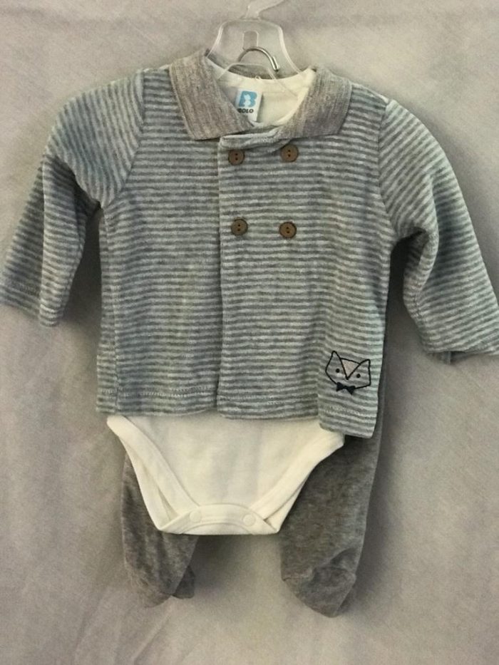 Lote 005 - 50 pzas de Ropa para bebe de diferentes colores, marcas y modelos (Mamelucos, cobijas, chamarras y pañaleros)