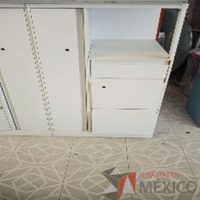 Lote 177 - Gabinete vertical blanco metálico