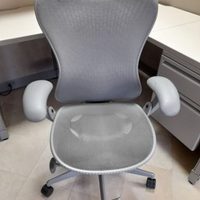 Lote 027 - Silla Herman Miller Mirra