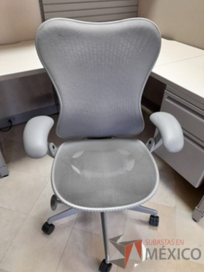 Lote 027 - Silla Herman Miller Mirra - Imagen 2