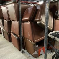 Lote 019 - 66 Sillones de 1 plaza y 2 Sillones de 2 plazas