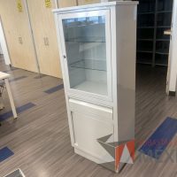Lote 019 - Gabinete con 1 cajón, 1 puerta de vidrio y 1 puerta - Imagen 3