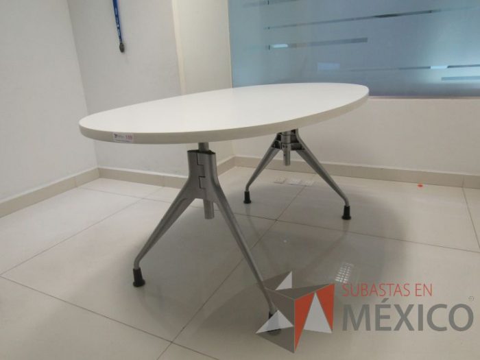 Lote 008 - Mesa de trabajo ovalada - Imagen 7
