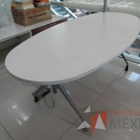 Lote 024 - Mesa de trabajo