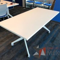 Lote 182 - Mesa de trabajo con ruedas - Imagen 6