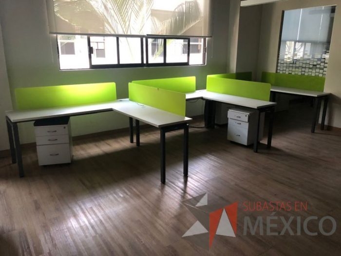 Lote 049 - Estación de trabajo para 3 personas - Imagen 3