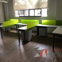 Lote 049 - Estación de trabajo para 3 personas - Imagen 4