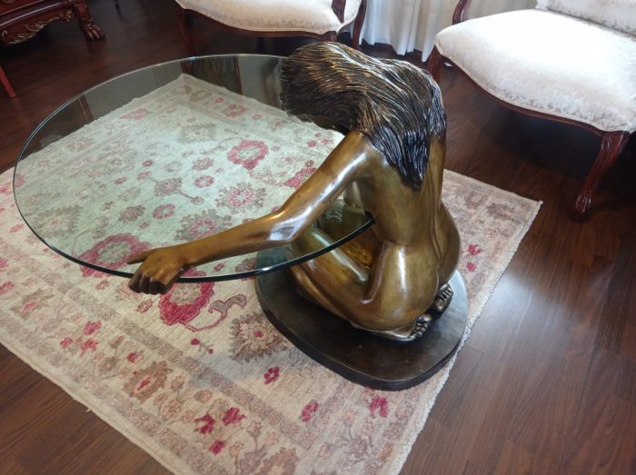 Lote 023 - Mesa mujer - Sin firma - Bronce y Vidrio - Imagen 9