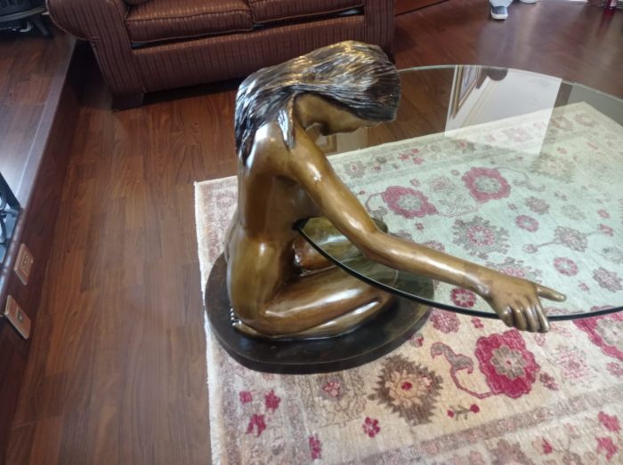 Lote 023 - Mesa mujer - Sin firma - Bronce y Vidrio - Imagen 11