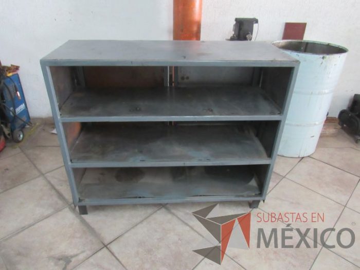 Lote 003 - 2 Estantes metálicos con 3 charolas color gris - Imagen 2