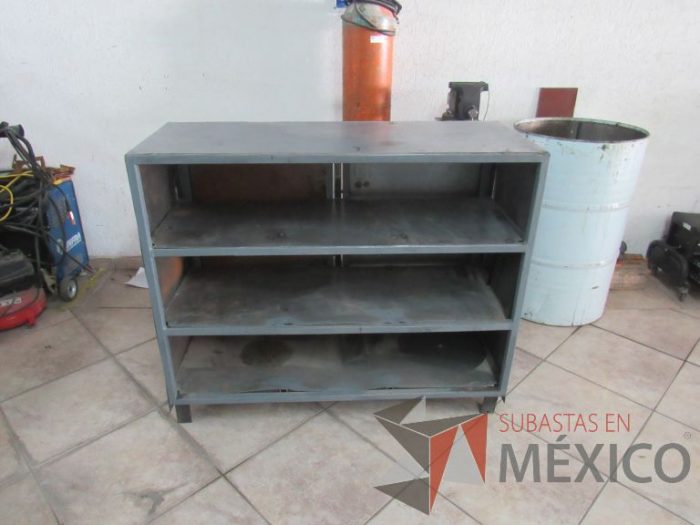 Lote 003 - 2 Estantes metálicos con 3 charolas color gris - Imagen 4