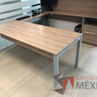 Lote 005 - Escritorio en herradura con librero sobrepuesto - Imagen 5